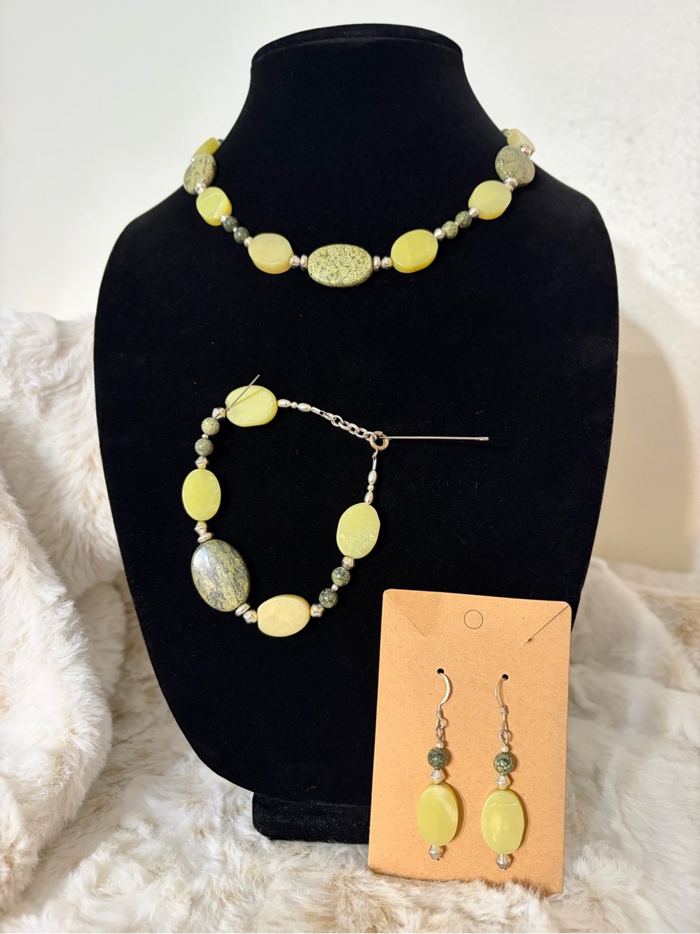 Jewelry Set 💛 Yellow Jasper Unbranded Set. Beaded Necklace, Bracelet & Earrings
